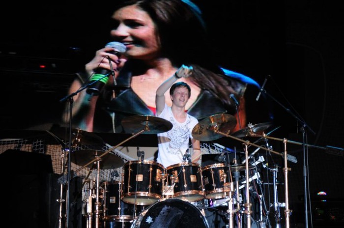 523752_447206365322712_1025281969_n