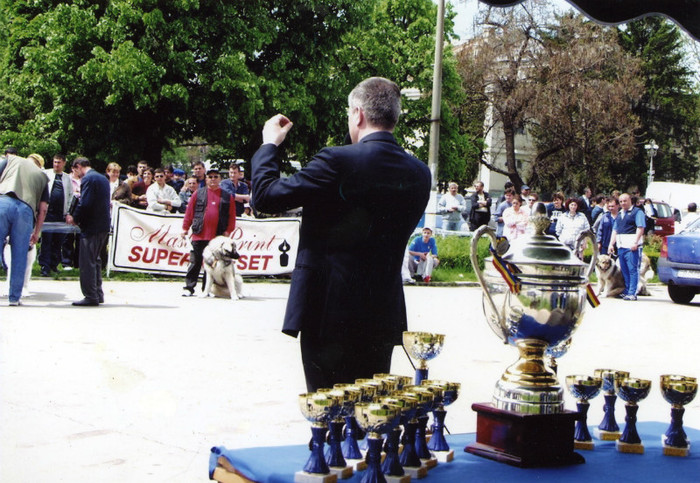 CUPE TARGOVISTE - Premii chinologice