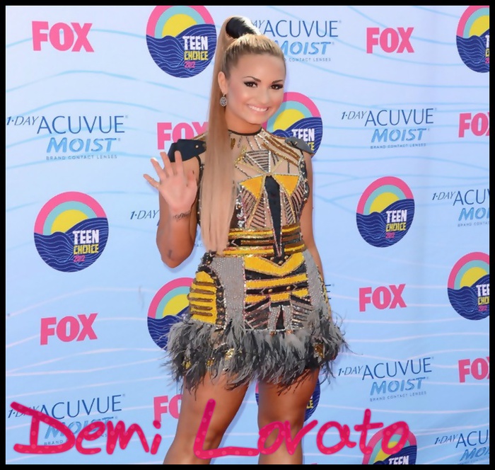 - Eo doar glumeam la faza cu dormitu`. Ma duc sa dorm in camera alaturata! [si iese din camera]