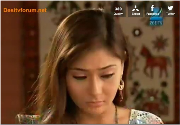 18-tile - SARA KHAN NEW PIC 4