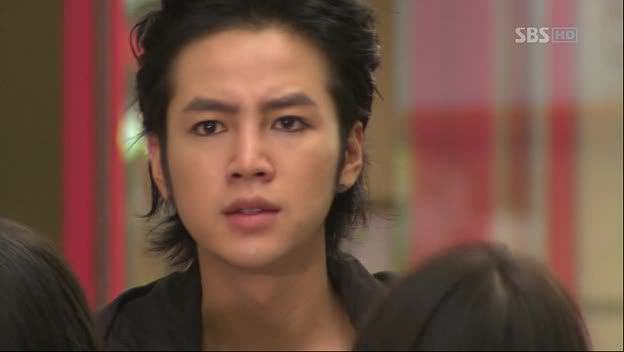 De ce,te bagi mereu in mucii mei???