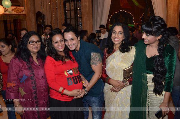 545559_389210487815543_1858224214_n