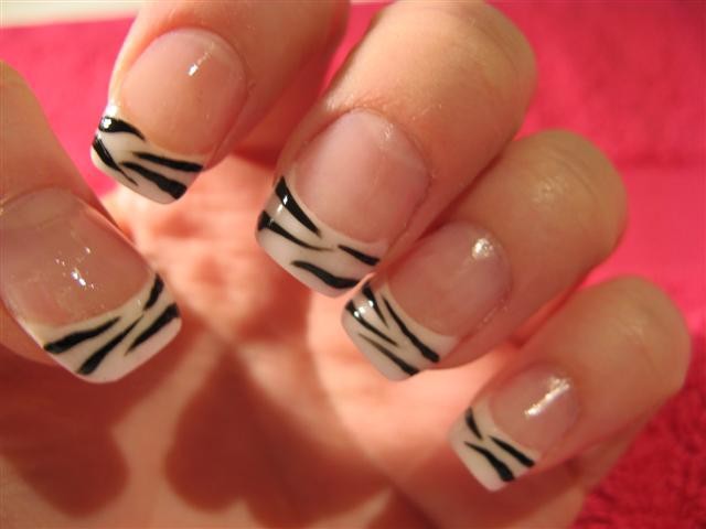 zebra-nails-simple-nail-designs - unghii cu gel
