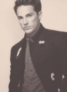 ღ. mai bantuie careva pe aiki?