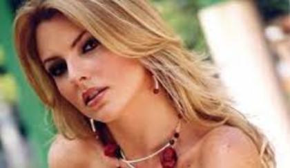 imagesCAPEJ0S3 - Marjorie de Sousa