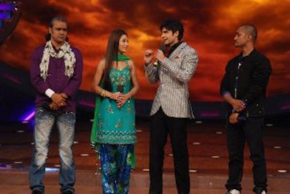 69733_369673656447434_1216797709_n - sara khan20
