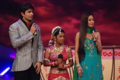 431579_369673806447419_940873601_n - sara khan20