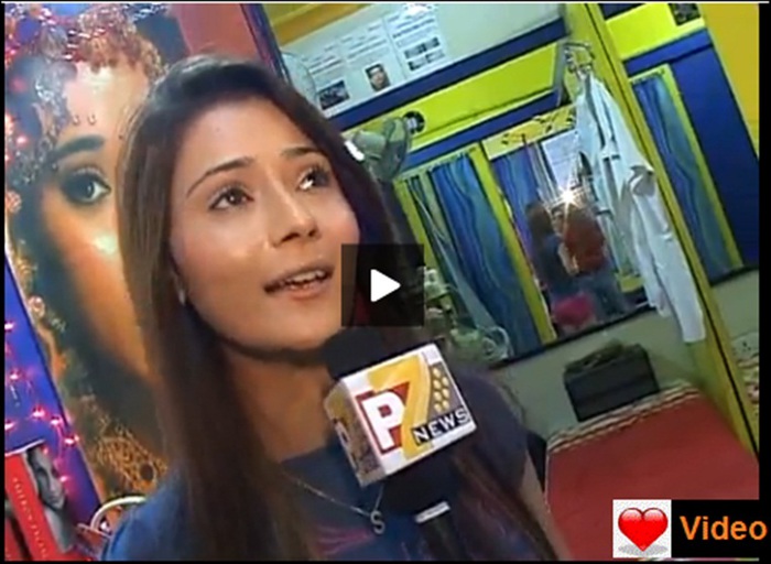 32-tile - SARA KHAN NEW PIC 4