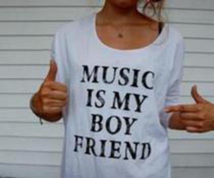 82037655_UFPQZQB3 - Artistic girls