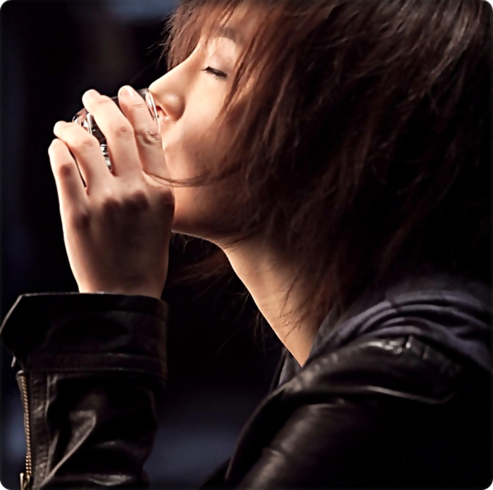 ♥ ...Bine...|toarna in pahar|...O sa beau eu ptr toate 3...|bea|