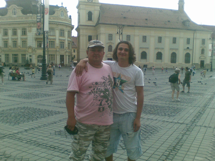 Cu baiatu la Sibiu in 2009; Impreuna cu fiul  la SIBIU in 2009
