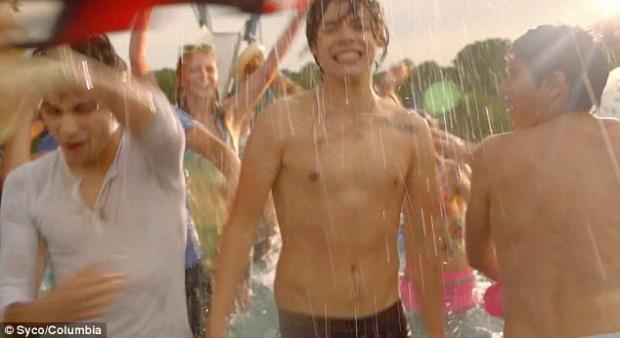 3169_433994129981839_919613768_n - One Direction