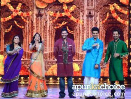 385637_438315302872945_1917956884_n