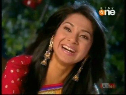 249809_225842104108175_188816977810688_1003189_2906746_n - xxJennifer Winget smilexx