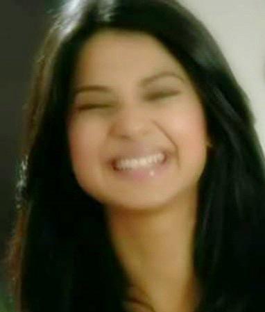 430439_260739477336943_1207164957_n - xxJennifer Winget smilexx