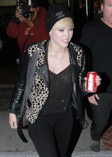 Miley+Cyrus+Miley+Cyrus+Coke+Smile+oVfxnIrDleHl