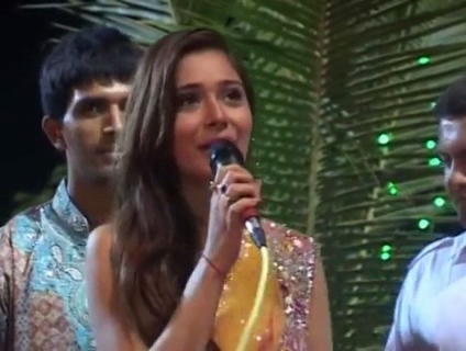 00_00_07 - sara khan20