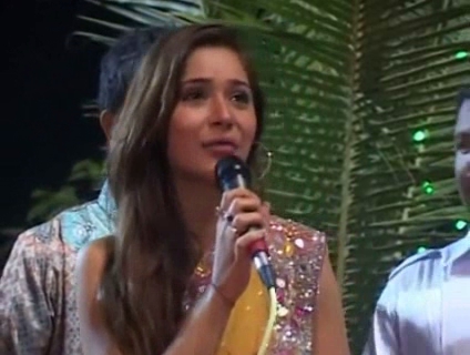 00_00_18 - sara khan20