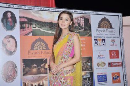 320400_155299057949603_731005848_n - sara khan20