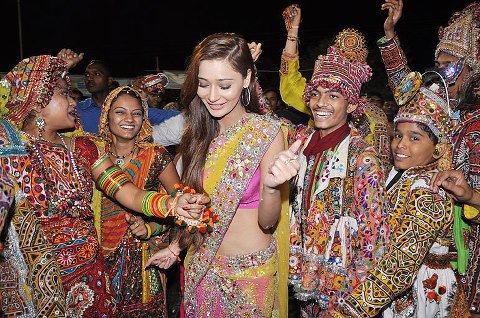 522856_361168600640744_1115008261_n - sara khan20