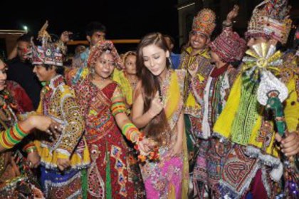 576922_155299001282942_883062944_n - sara khan20