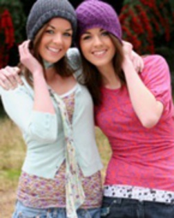 145px-Tumblr_lh02p25HKH1qa49q3
