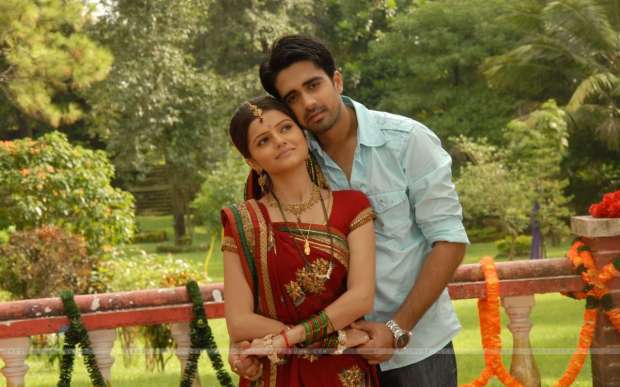 rubina-dilaik-avinash-sachdev-8_caf11eb4282db1; ce romantic
