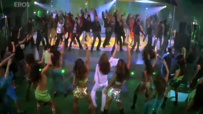 vlcsnap-00129 - Go Balle Balle