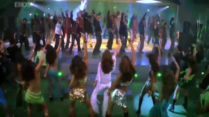 vlcsnap-00130 - Go Balle Balle