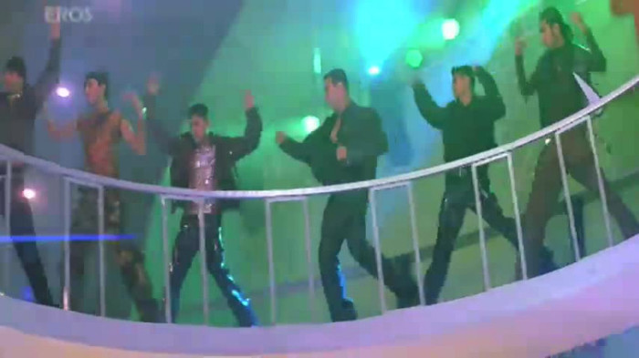 vlcsnap-00199 - Go Balle Balle