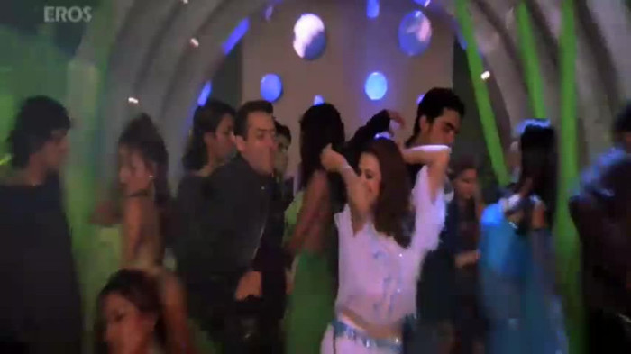 vlcsnap-00287 - Go Balle Balle