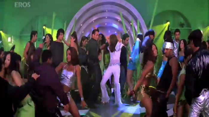 vlcsnap-00288 - Go Balle Balle