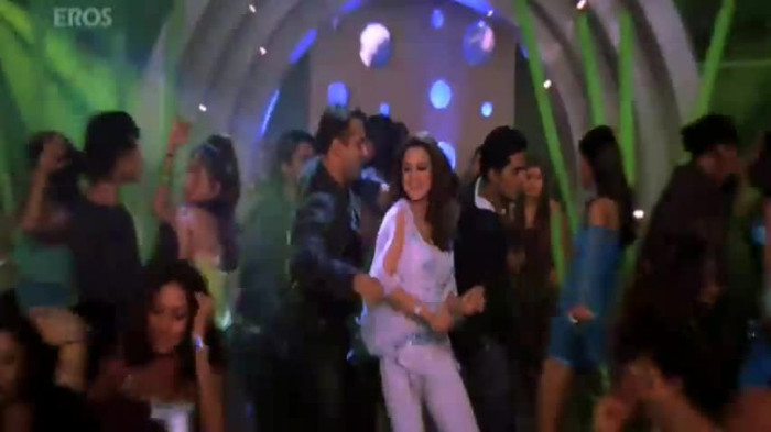 vlcsnap-00299 - Go Balle Balle
