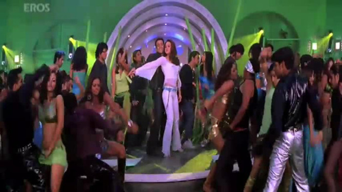 vlcsnap-00305 - Go Balle Balle