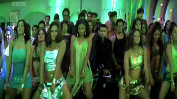 vlcsnap-00310 - Go Balle Balle
