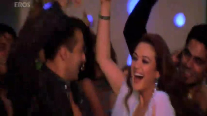 vlcsnap-00318 - Go Balle Balle