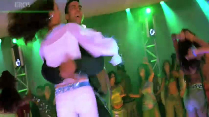 vlcsnap-00412 - Go Balle Balle