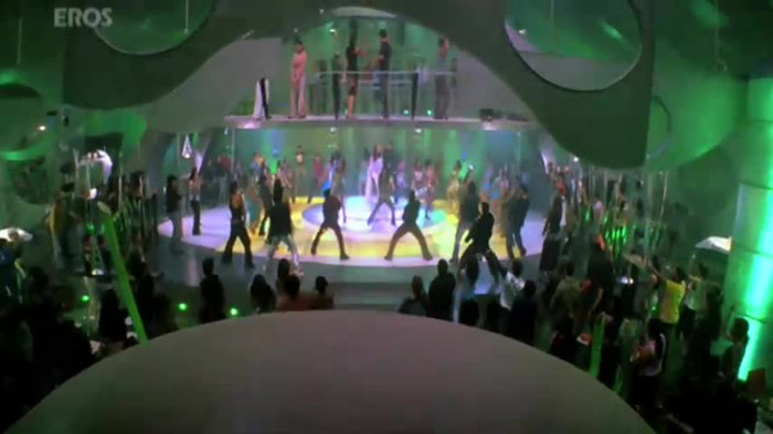 vlcsnap-00419 - Go Balle Balle