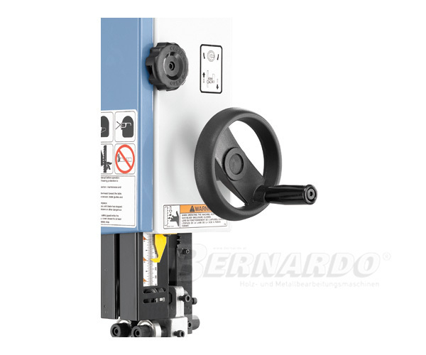 S530P-Reglarea simpla si exata a inaltimii de taiere, cu ajutorul rotii de mana si cremaliera; citir; Pret: 1250 euro fara tva
Departament Vanzari: 
0730 260 452
comercial@emtools.ro
www.emtools.ro
www.ebernardo.ro
www.eagricol.ro
