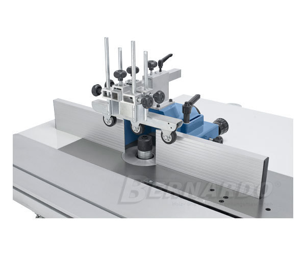 FK250F-Capac de protectie a frezei dotat cu sina limitatoare din aluminiu anodizat; Pret: 2180 euro fara tva
Departament Vanzari: 
0730 260 452
comercial@emtools.ro
www.emtools.ro
www.ebernardo.ro
www.eagricol.ro
