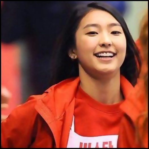 ^^..*alearga |vorbind ca si ptr ea*..Asta nu se poate intampla..adica..e total..:-s.:))