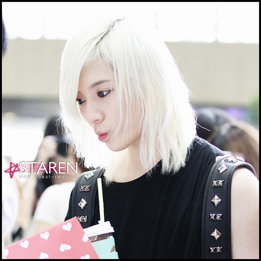 - Noonaa..:-s..#ii ridica capul#..Noona..:-ss..deschide ochii :-s..