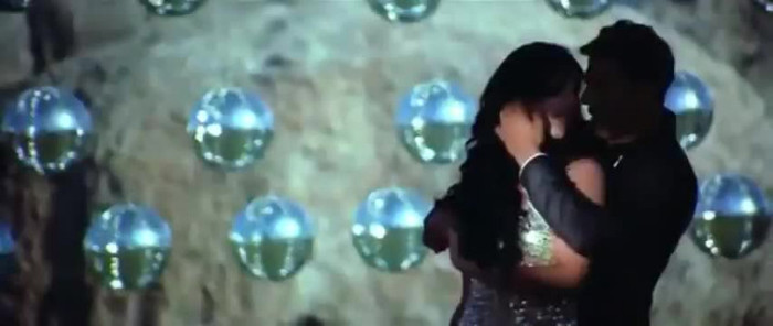 vlcsnap-00136 - Uncha Lamba Kad