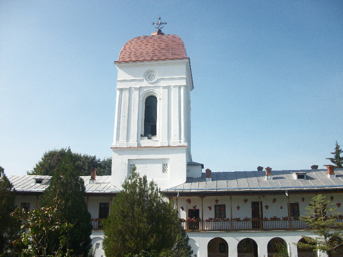 100_4717 - manastirea CERNICA
