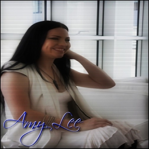 - . Day 13 . Ora 15;29 . 23 . 1o . 2o12 . - She is totally my favorite Amy Lee
