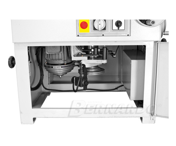 TS1000F-Schimbarea usoara a curelei pentru selectarea vitezei de lucru, prin deschiderea larga din f; Pret: 4850 euro fara tva
Departament Vanzari: 
0730 260 452
comercial@emtools.ro
www.emtools.ro
www.ebernardo.ro
www.eagricol.ro
