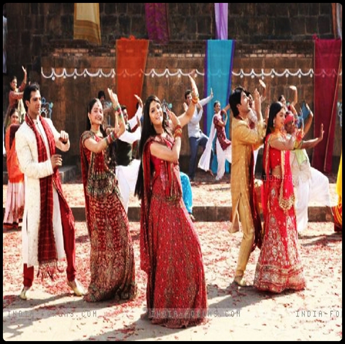 184697-mohammad-nazim-giaa-manek-pooja-gor-anas-rashid-deepika-singh-a - qx-Deepika Singh