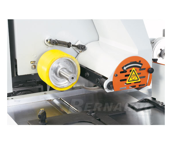 RMM422; Pret: 9900 euro fara tva
Departament Vanzari: 
0730 260 452
comercial@emtools.ro
www.emtools.ro
www.ebernardo.ro
www.eagricol.ro
