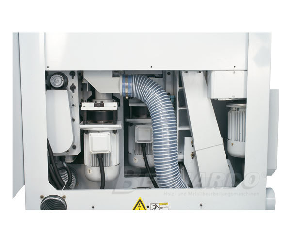 RMM422; Pret: 9900 euro fara tva
Departament Vanzari: 
0730 260 452
comercial@emtools.ro
www.emtools.ro
www.ebernardo.ro
www.eagricol.ro
