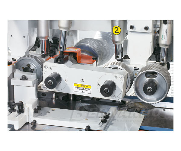 RMM520; Pret: 17200 euro fara tva
Departament Vanzari: 
0730 260 452
comercial@emtools.ro
www.emtools.ro
www.ebernardo.ro
www.eagricol.ro
